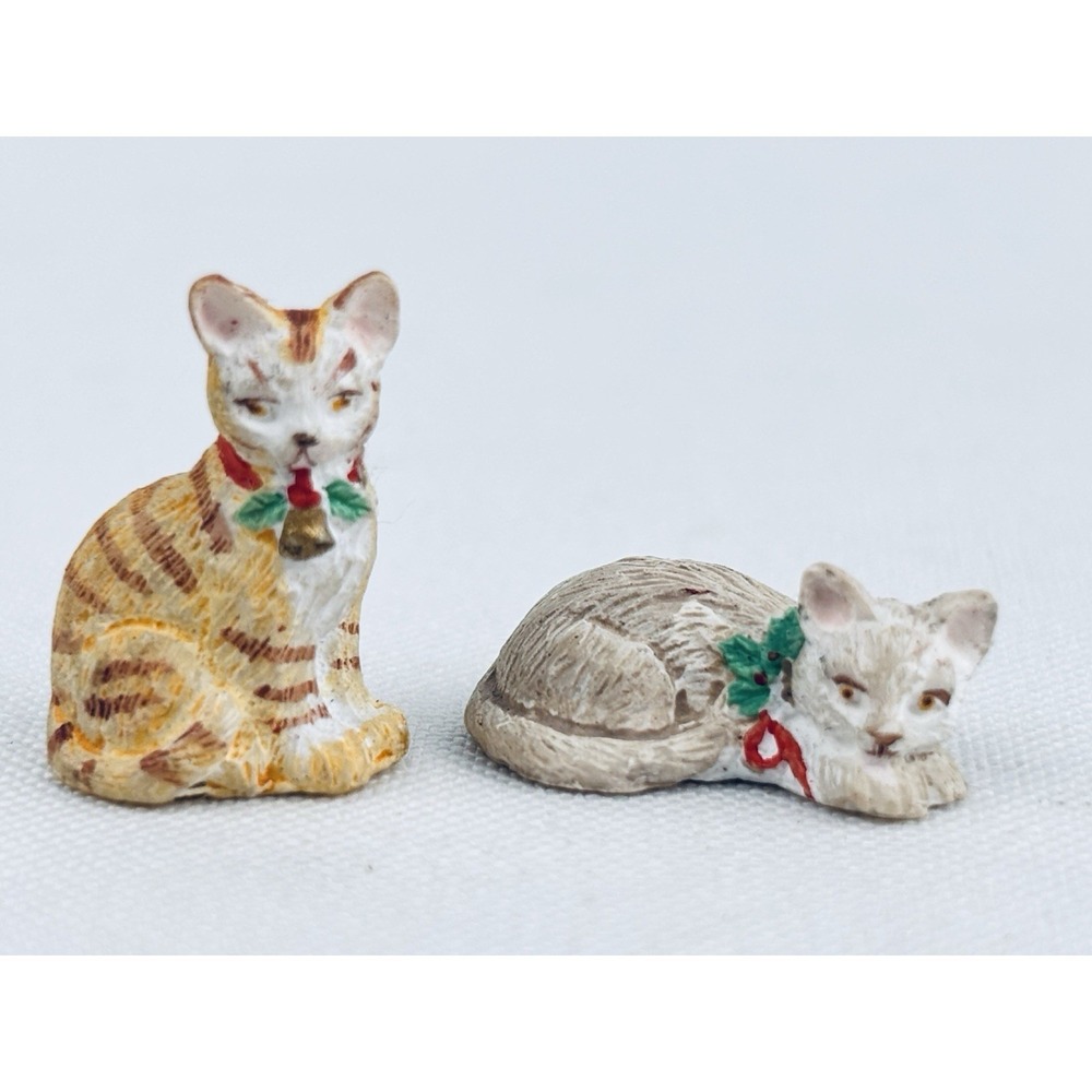 Vintage Dollhouse Miniature‎ Lot Of 2 Cats - Christmas Bows Stripes White